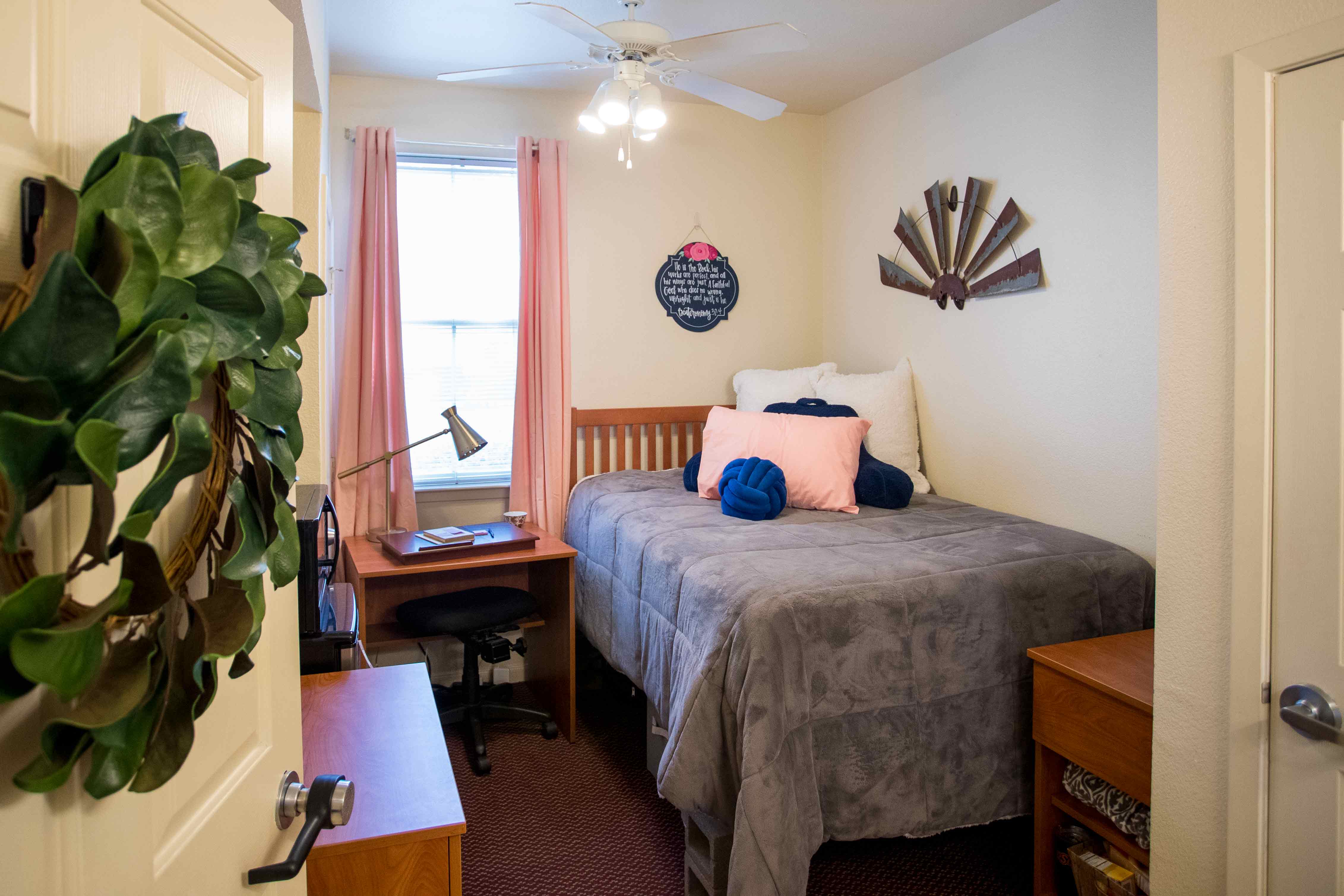 Village E bedroom (floor plan 1b)